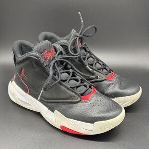 Nike Air Jordan Youth Black and Red Sneakers Sz 7Y